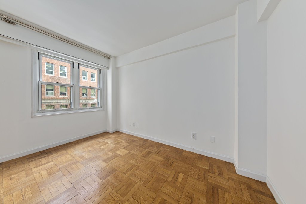 210 East 63rd Street, Unit 4A photo 4