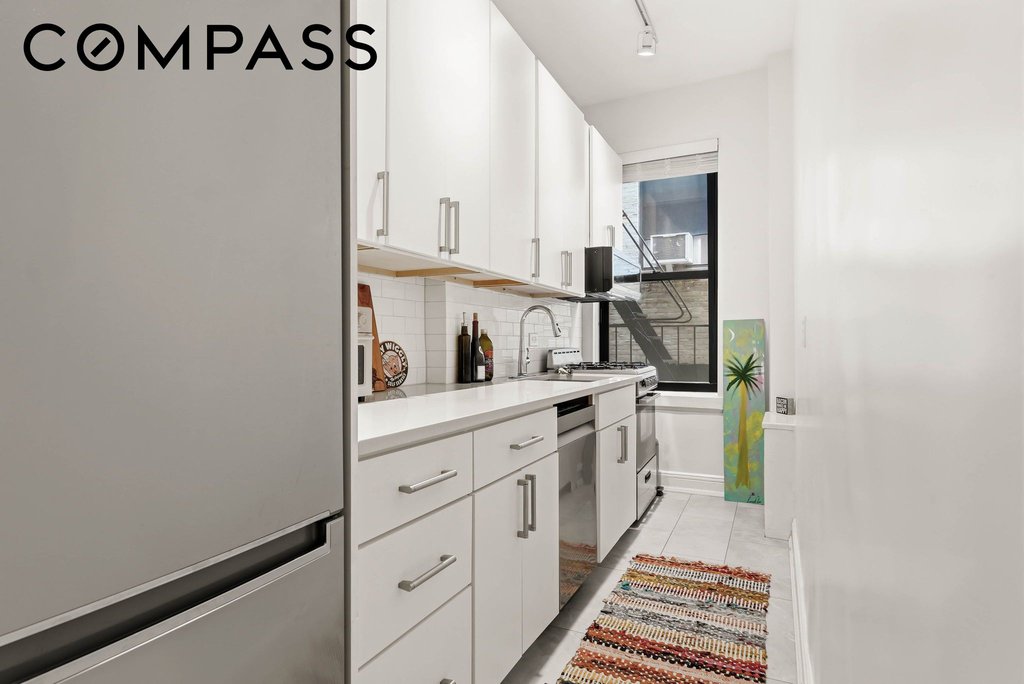 668 Riverside Drive, Unit 4E photo 4