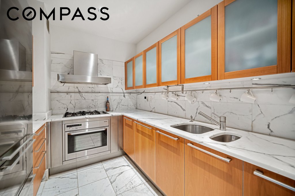 80 Columbus Circle, Unit 67B photo 7
