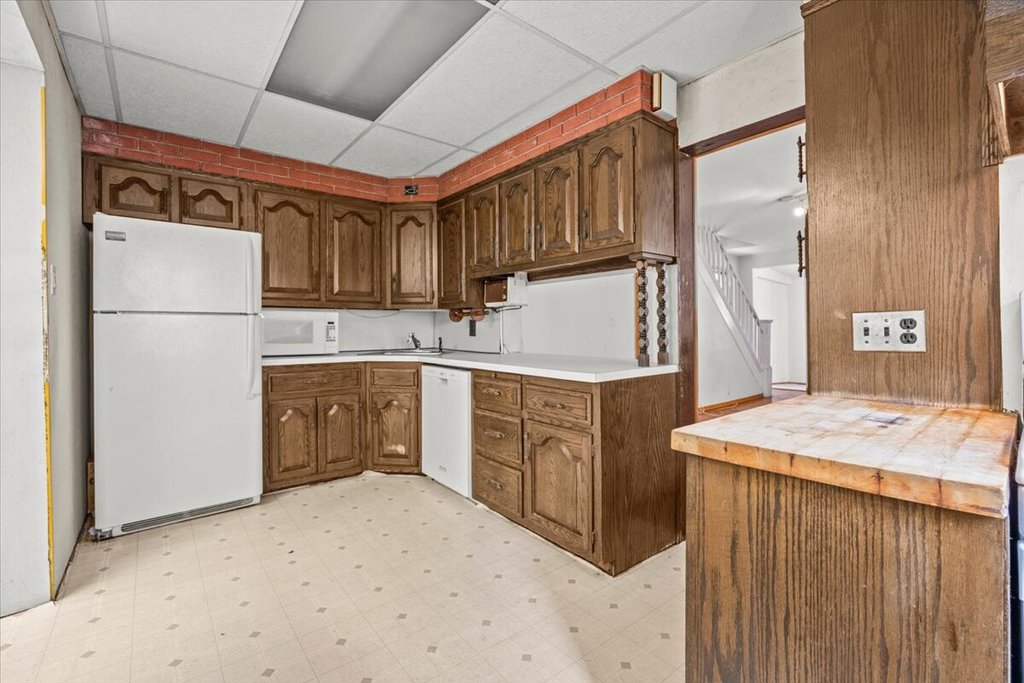 2820 Voorhies Avenue – For Sale photo 8