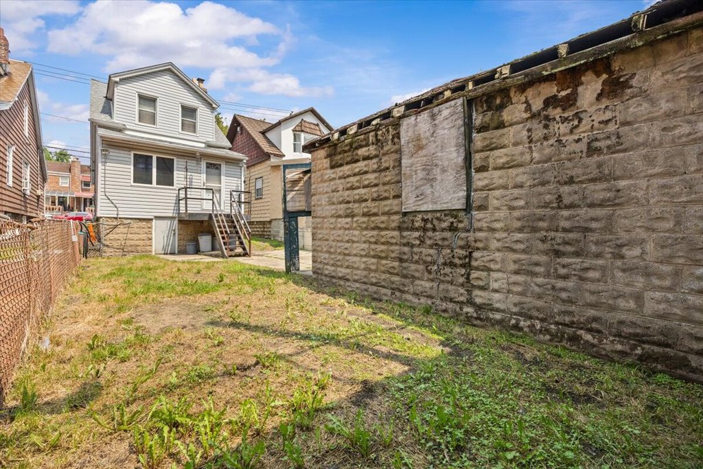 2820 Voorhies Avenue – For Sale photo 17