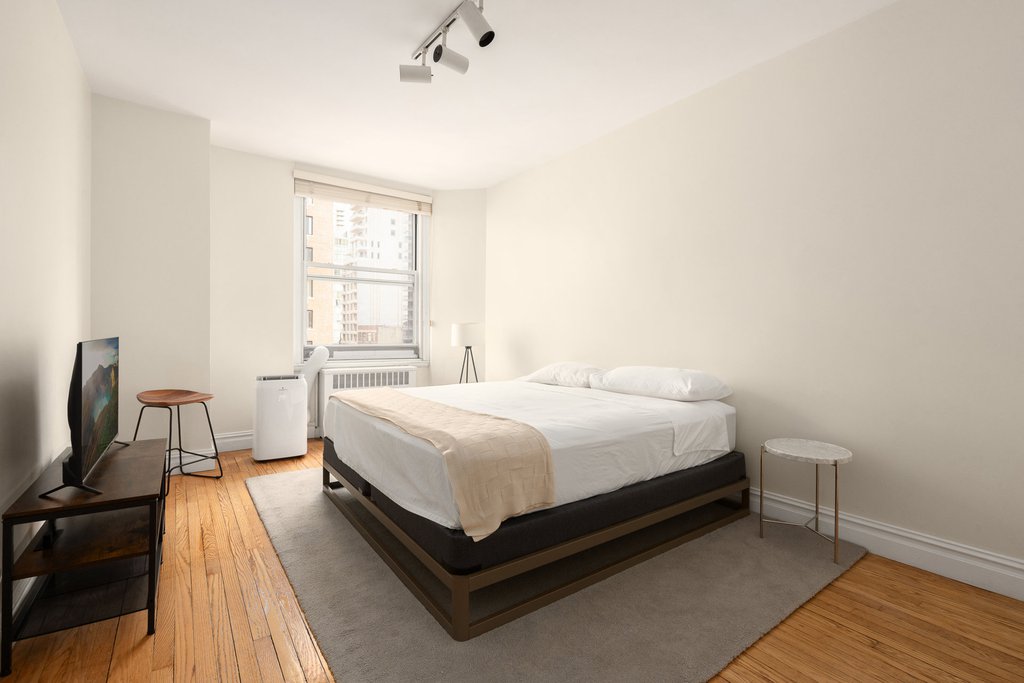 1040 Park Avenue, Unit 7H photo 6
