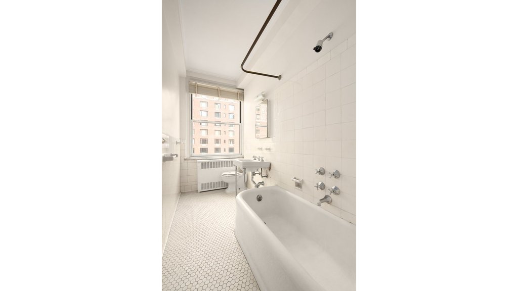 1040 Park Avenue, Unit 7H photo 7