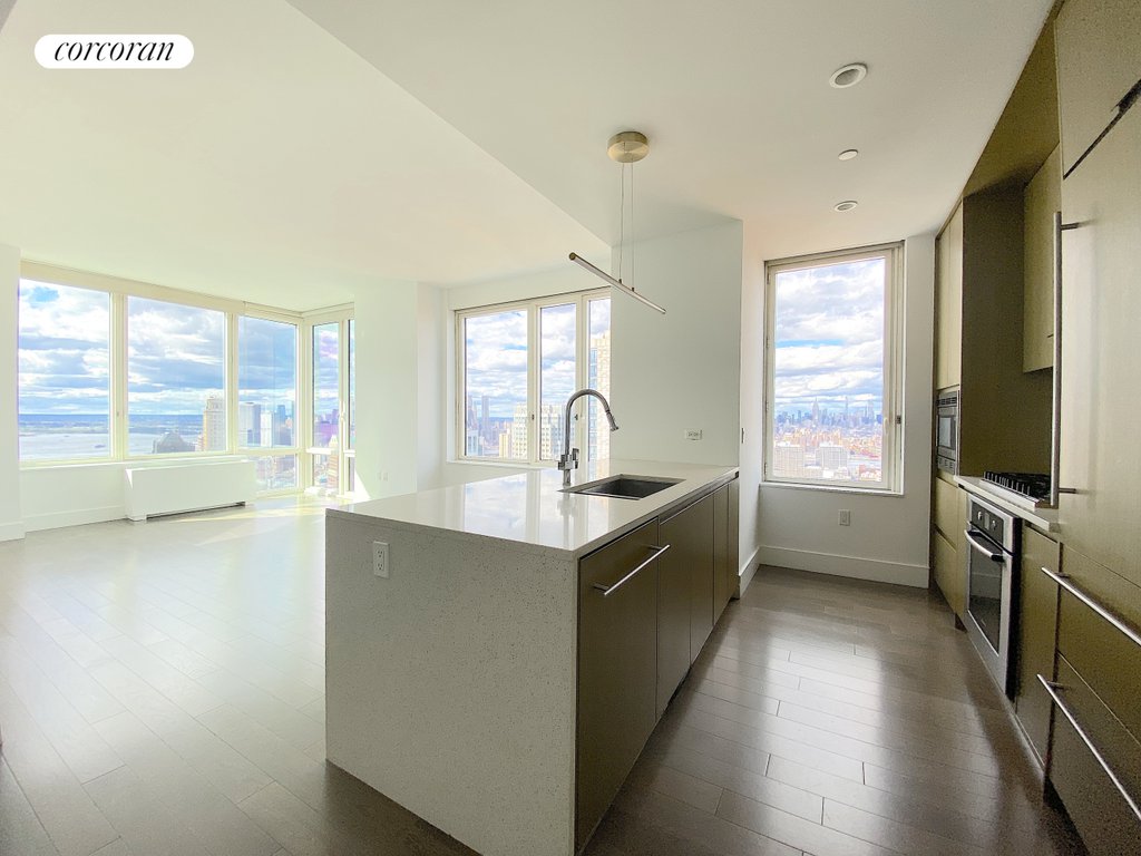388 Bridge Street, Unit 43H photo 5