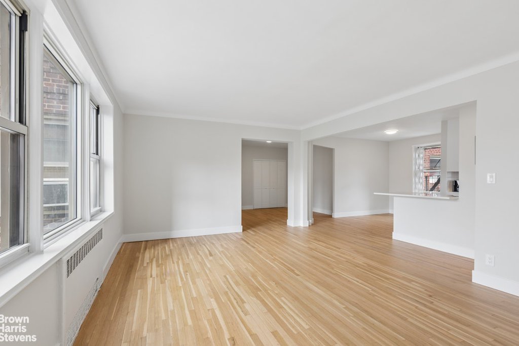68-61 Yellowstone Boulevard, Unit 610 photo 3