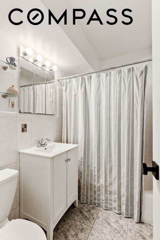 230 Jay Street, Unit 2E photo 6