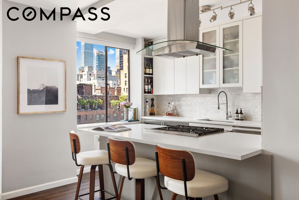 333 East 69th Street, Unit 12E photo 4
