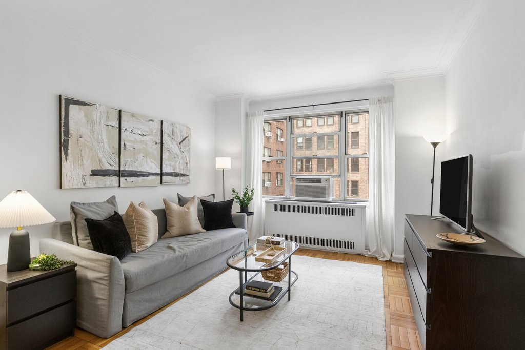 220 Madison Avenue, Unit 5G