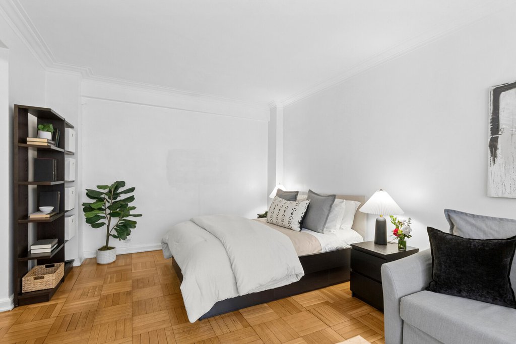 220 Madison Avenue, Unit 5G photo 3
