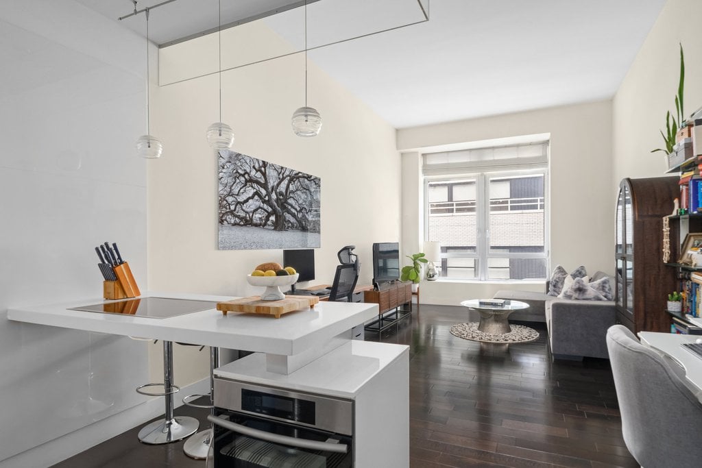 111 Fulton Street, Unit 809 photo 5