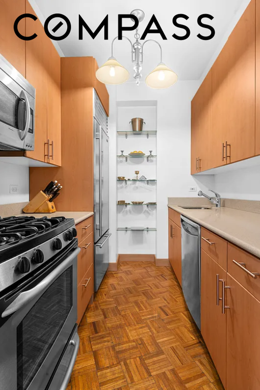 167 East 61st Street, Unit 21B photo 4