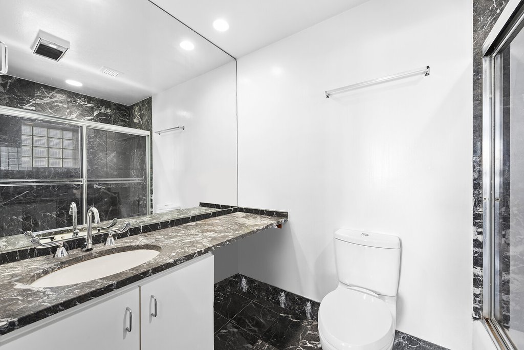 216 East 47th Street, Unit 11A photo 7