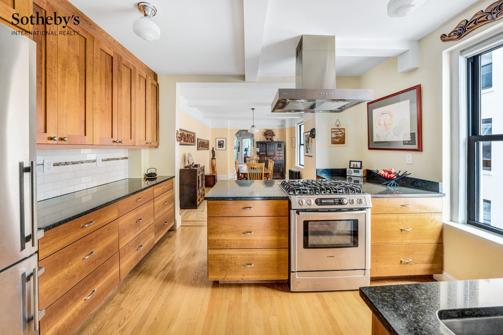 415 Central Park West, Unit 14D photo 9