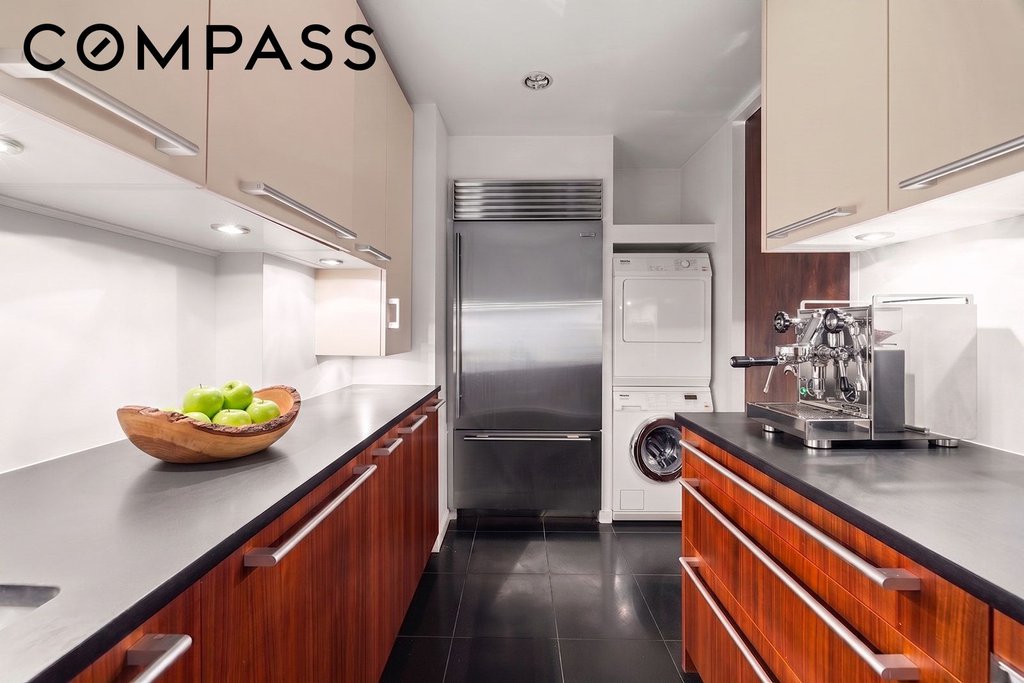 641 Fifth Avenue, Unit 31C photo 6