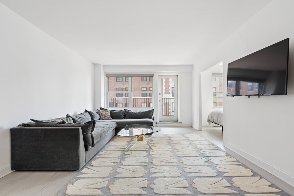 1199 Park Avenue, Unit 16E photo 2