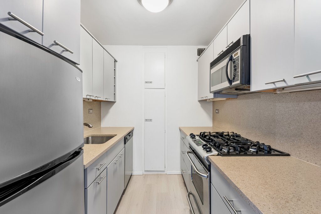1199 Park Avenue, Unit 16E photo 3