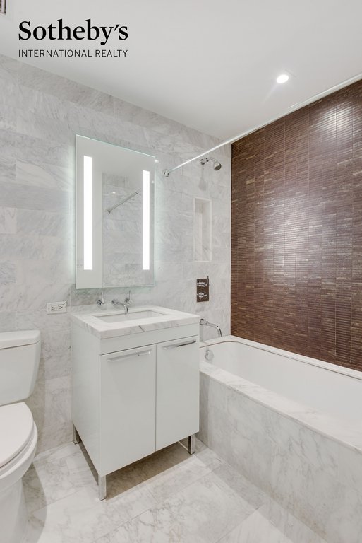 230 East 20th Street, Unit 33 photo 8