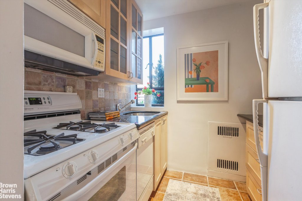 100 Riverside Drive, Unit 14E photo 4