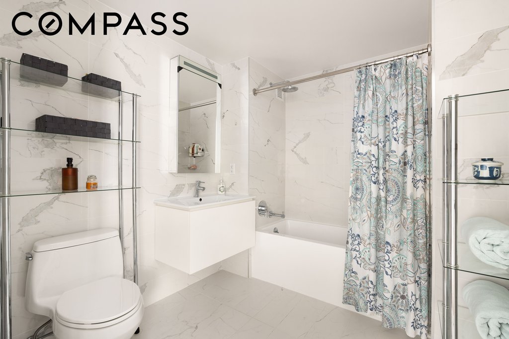 1790 Third Avenue, Unit 901 photo 6