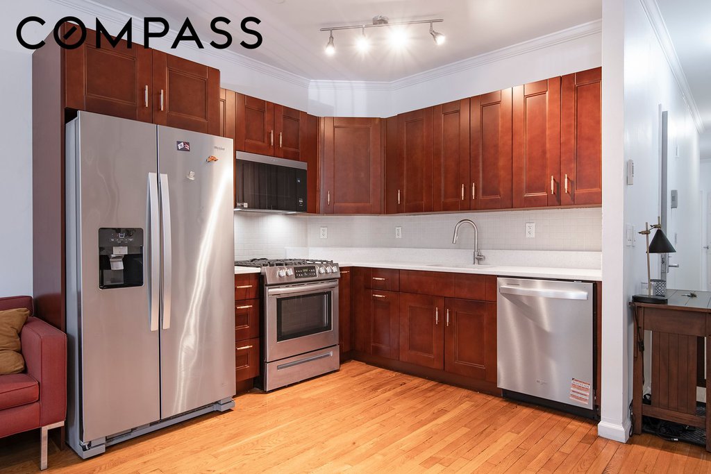 140 Edgecombe Avenue, Unit 1 photo 2