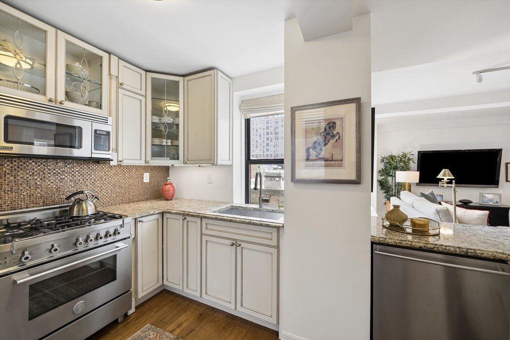 339 East 58th Street, Unit 7CD photo 11