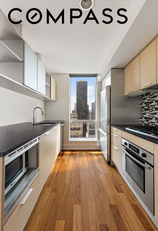 350 West 42nd Street, Unit 42H photo 4