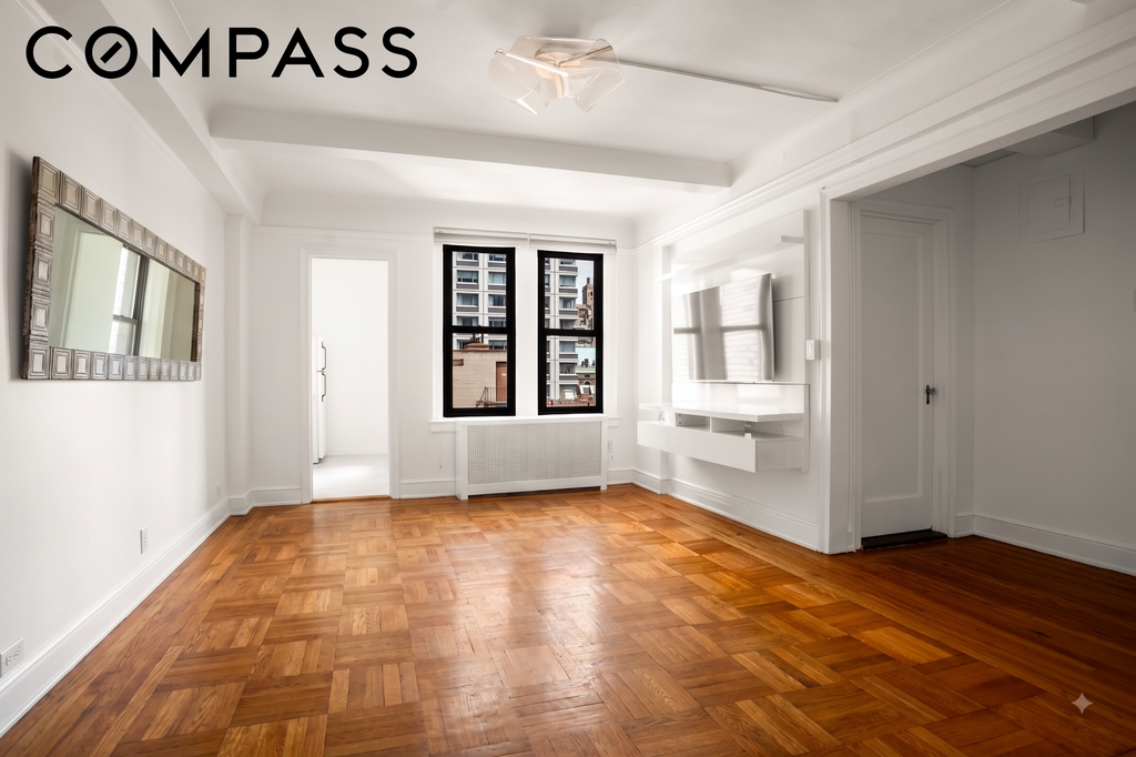 205 East 69th Street, Unit 8F photo 2