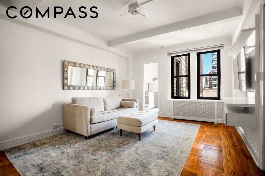 205 East 69th Street, Unit 8F photo 4
