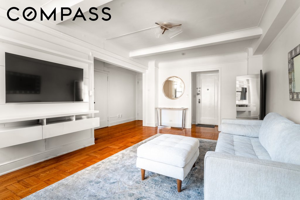 205 East 69th Street, Unit 8F photo 5