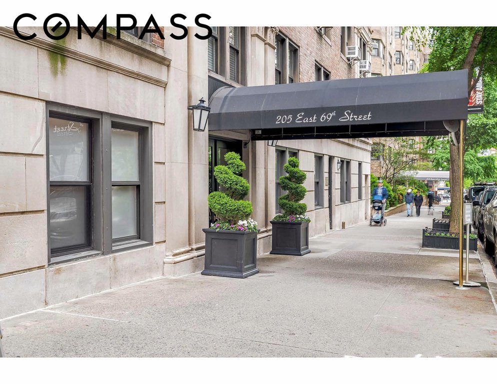 205 East 69th Street, Unit 8F photo 15