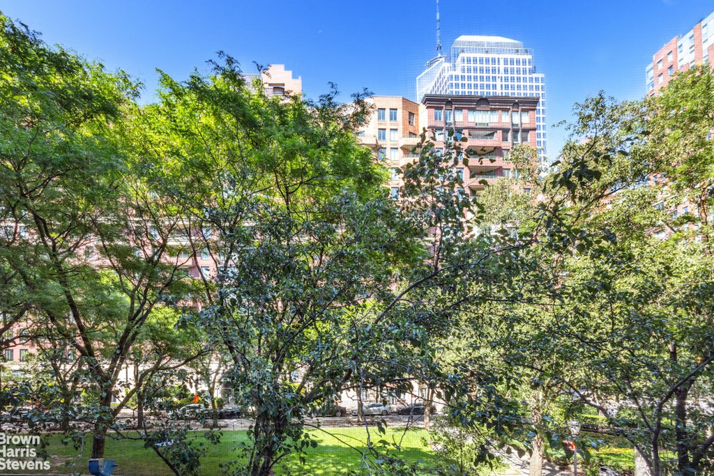 300 Rector Place, Unit 2H photo 4