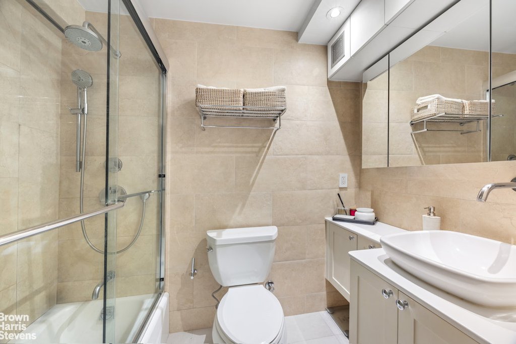 300 Rector Place, Unit 2H photo 5