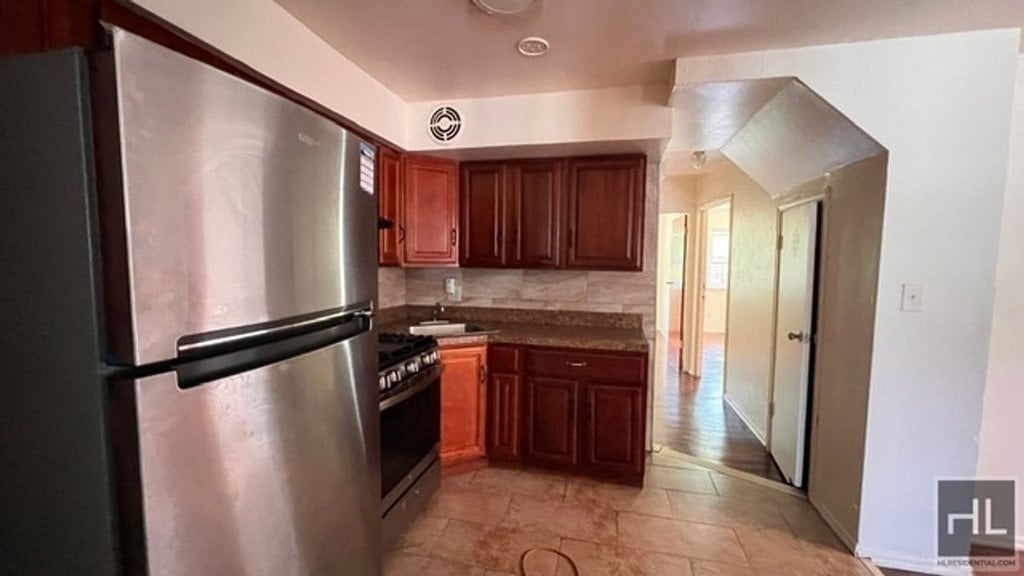 1440 East 85th Street, Unit 2 photo 3