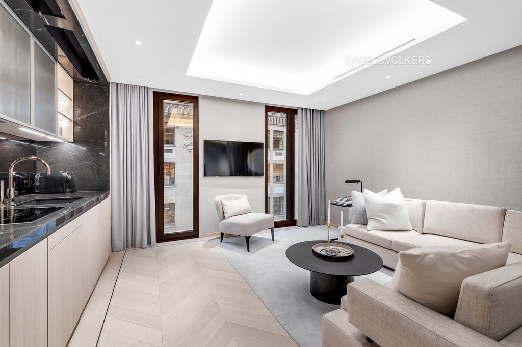 685 Fifth Avenue, Unit 10D