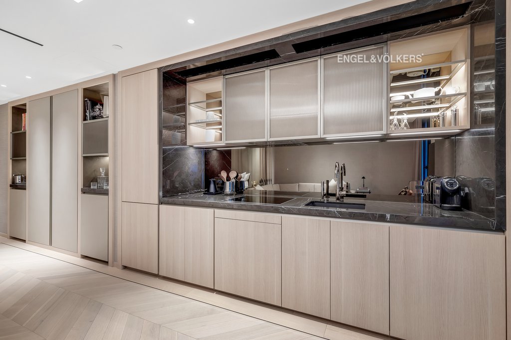 685 Fifth Avenue, Unit 10D photo 4