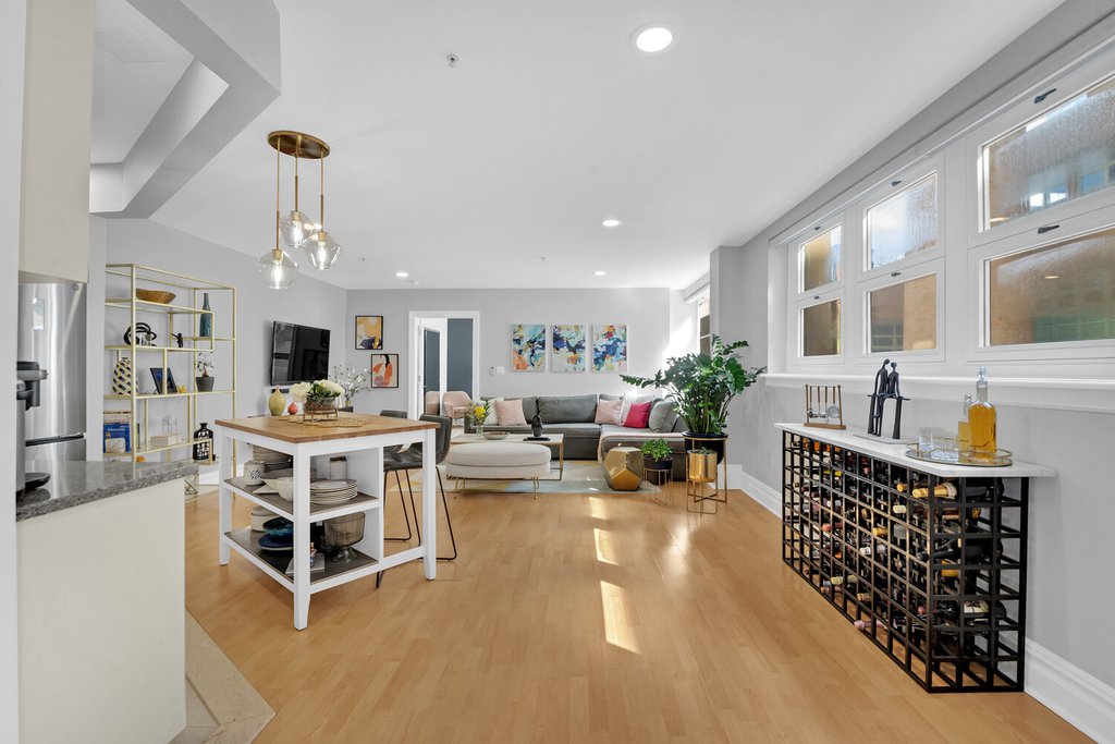 19-19 24th Avenue, Unit L319