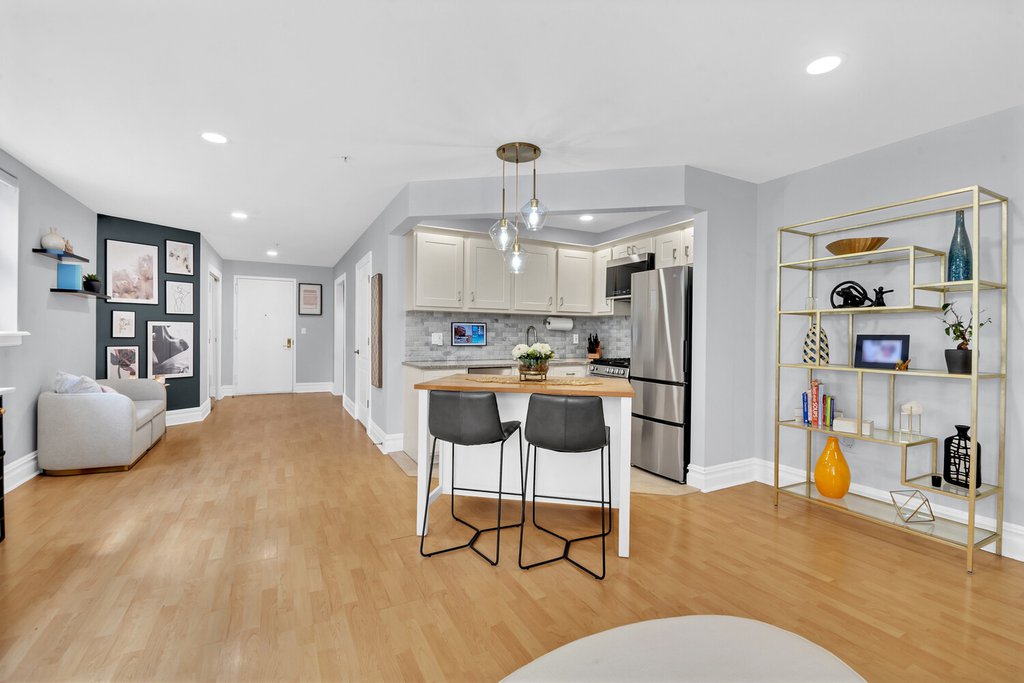 19-19 24th Avenue, Unit L319 photo 6