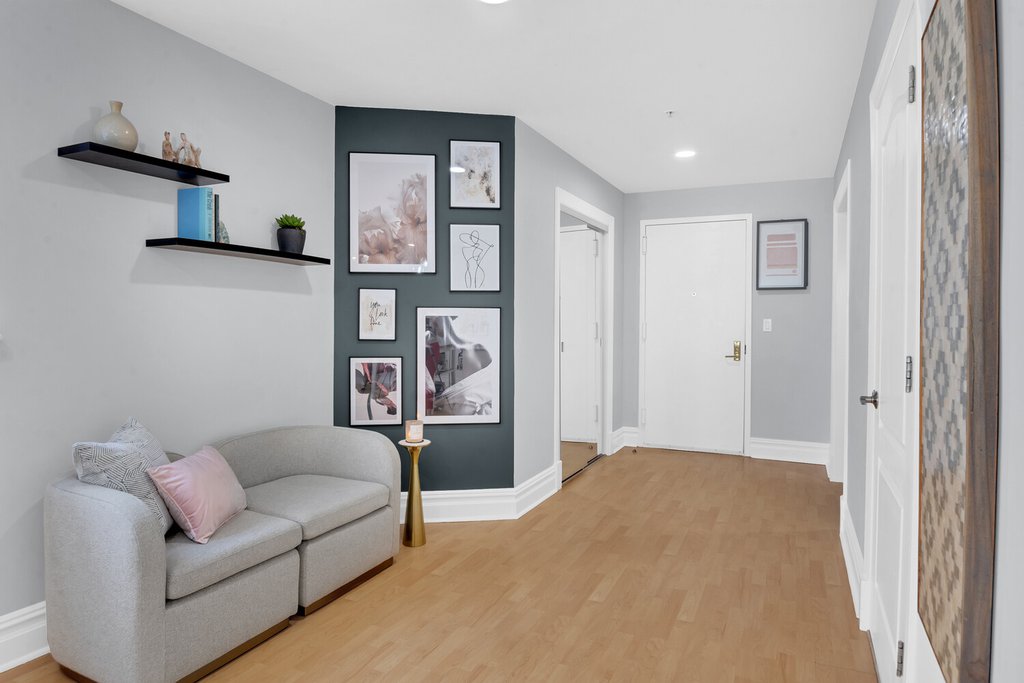 19-19 24th Avenue, Unit L319 photo 9