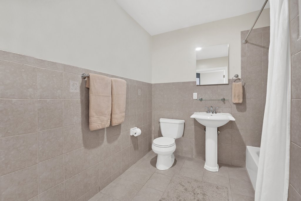 19-19 24th Avenue, Unit L319 photo 13