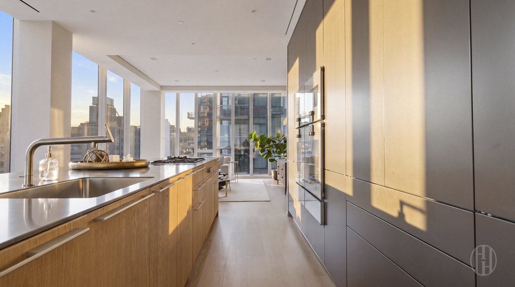 515 West 29th Street, Unit 9 photo 4