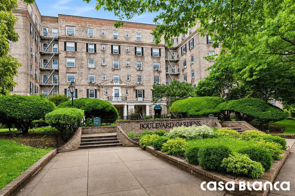 55-23 31st Avenue, Unit 4H photo 15