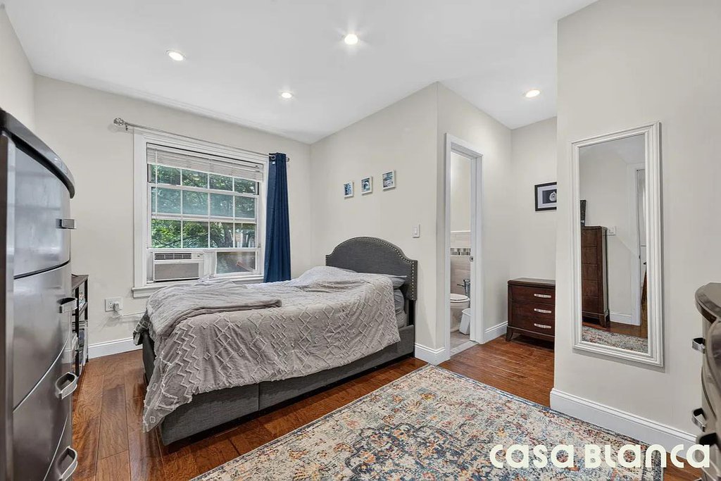 55-23 31st Avenue, Unit 4H photo 7