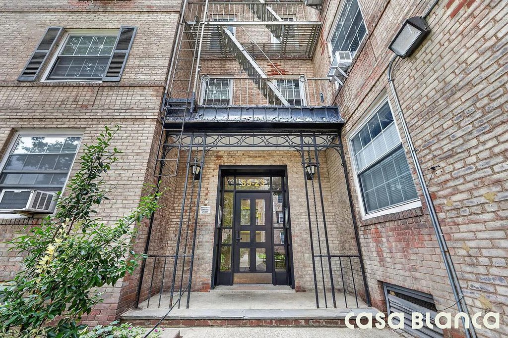 55-23 31st Avenue, Unit 4H photo 11