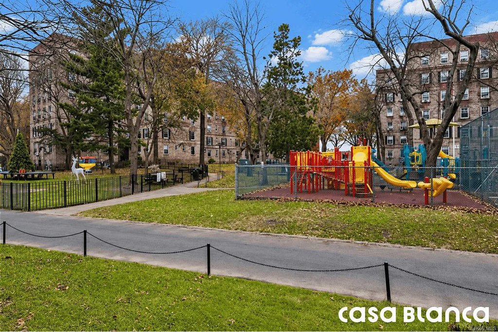 55-23 31st Avenue, Unit 4H photo 17