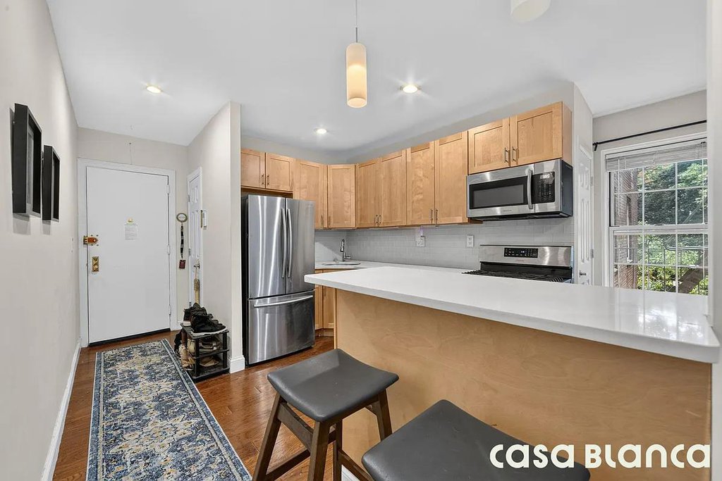 55-23 31st Avenue, Unit 4H photo 2