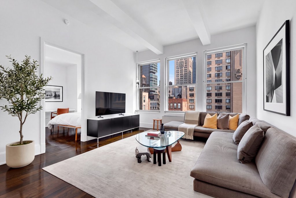 260 Park Avenue South, Unit 10G