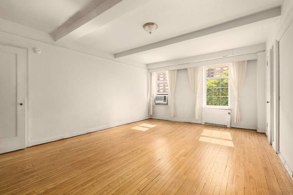 410 West 24th Street, Unit 4E photo 2