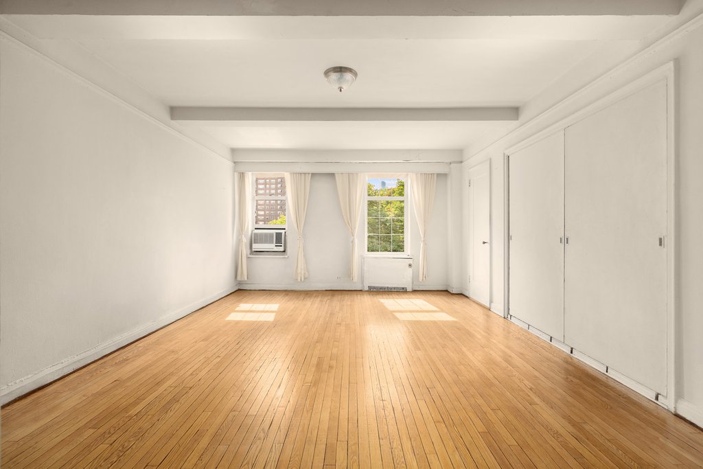 410 West 24th Street, Unit 4E photo 4
