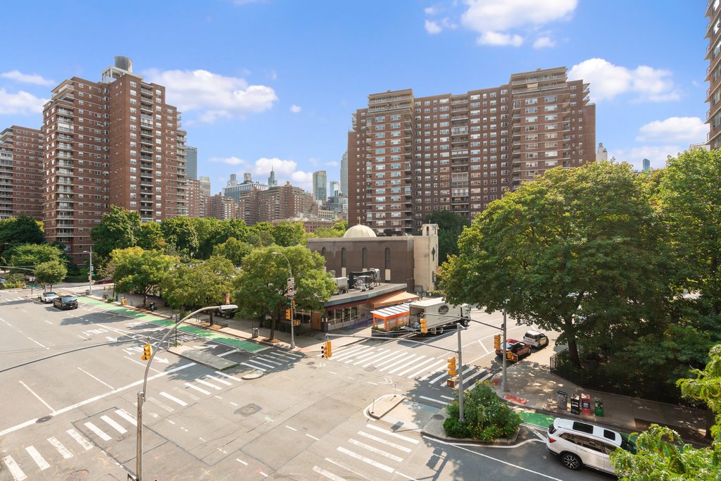 410 West 24th Street, Unit 4E photo 7