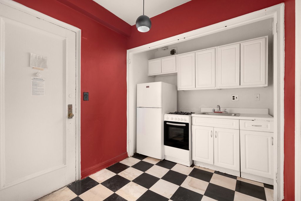 410 West 24th Street, Unit 7M photo 7